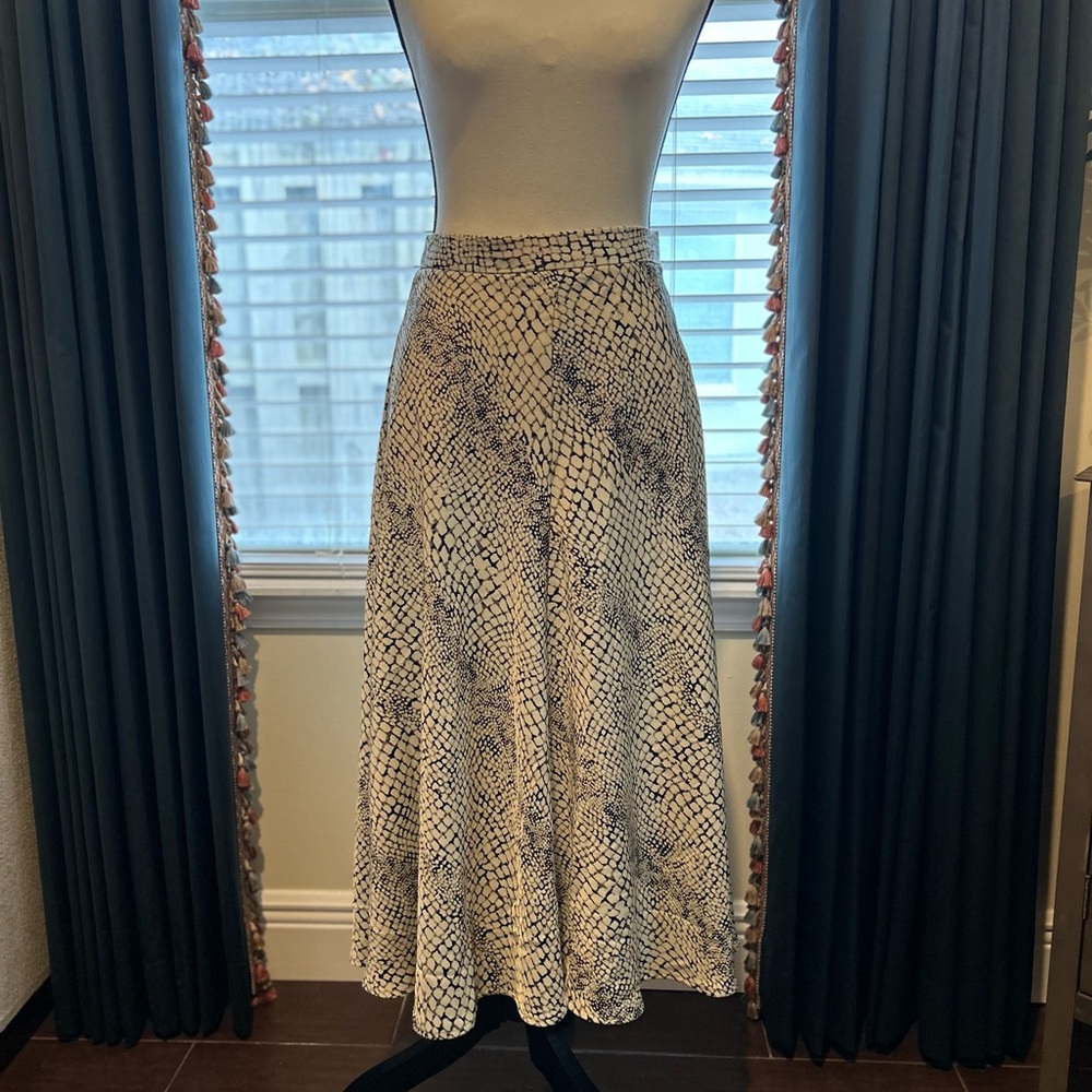 Banana Republic Black and White A-Line Skirt